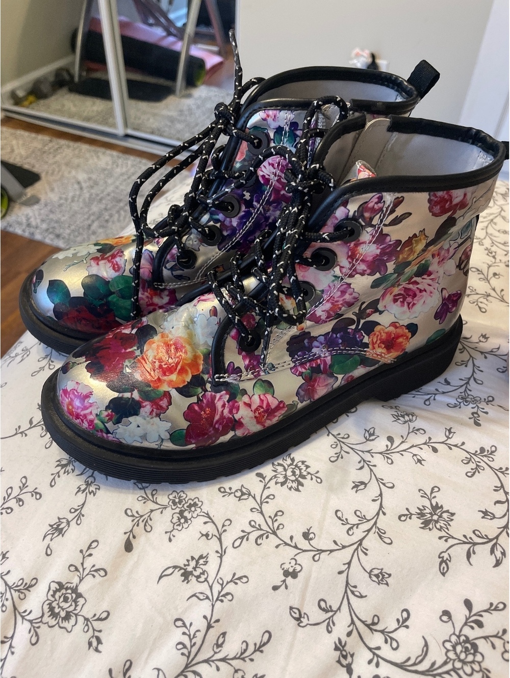 Steve Madden Floral Print Combat Boots Size 4 with Side Zipper